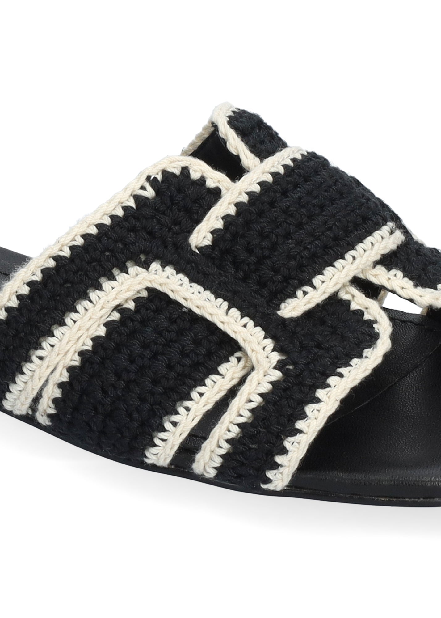 Bibi Lou - Holly Flat