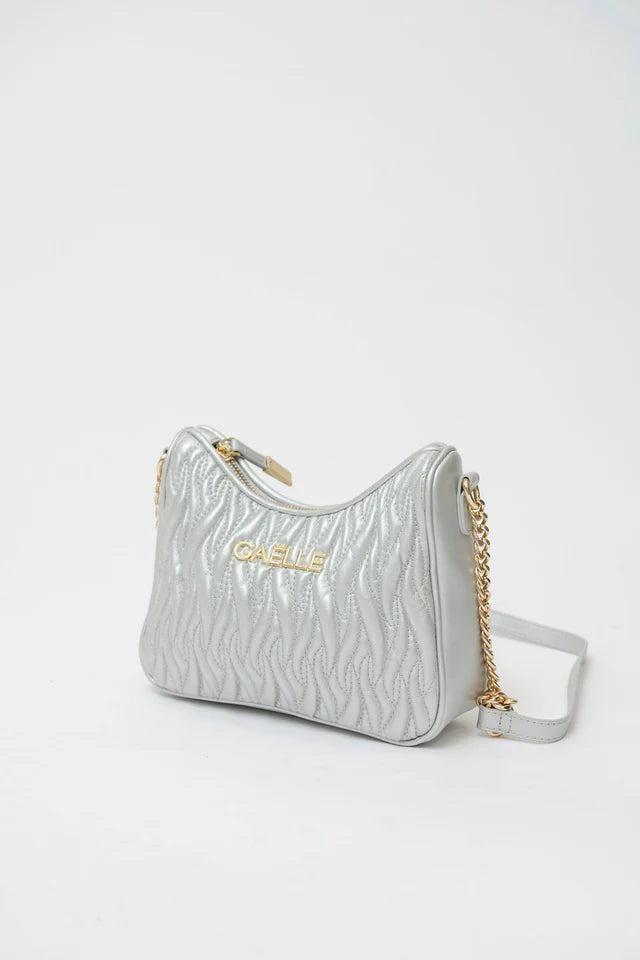 Gaëlle - Reg Shoulder Strap Plissè con logo in metallo