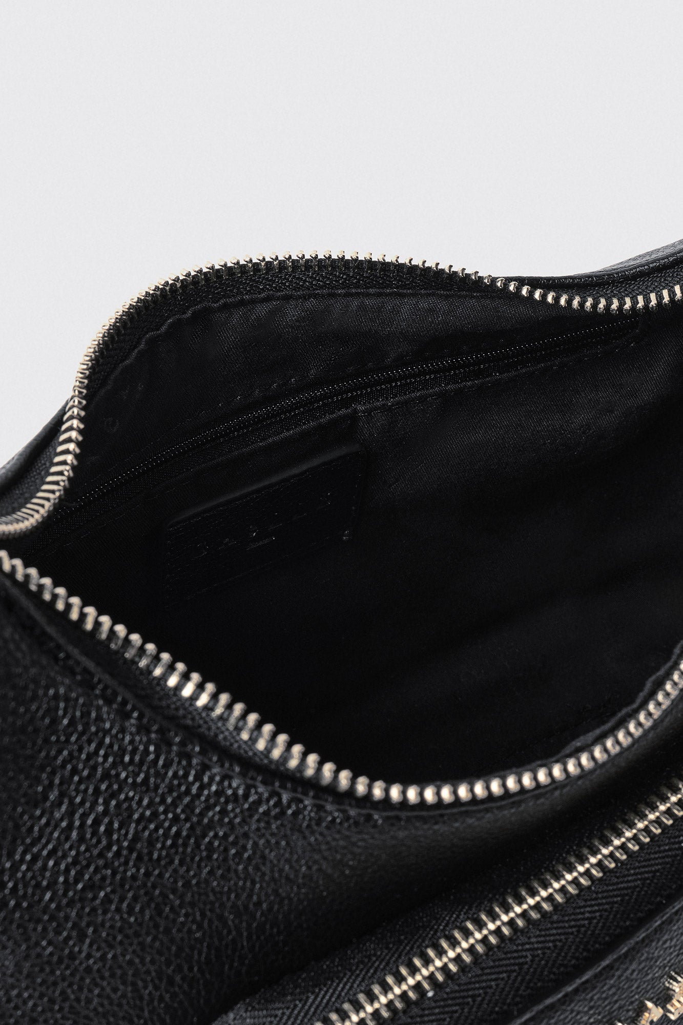 GAËLLE - REGULAR SHOULDER STRAP WITH METAL LOGO