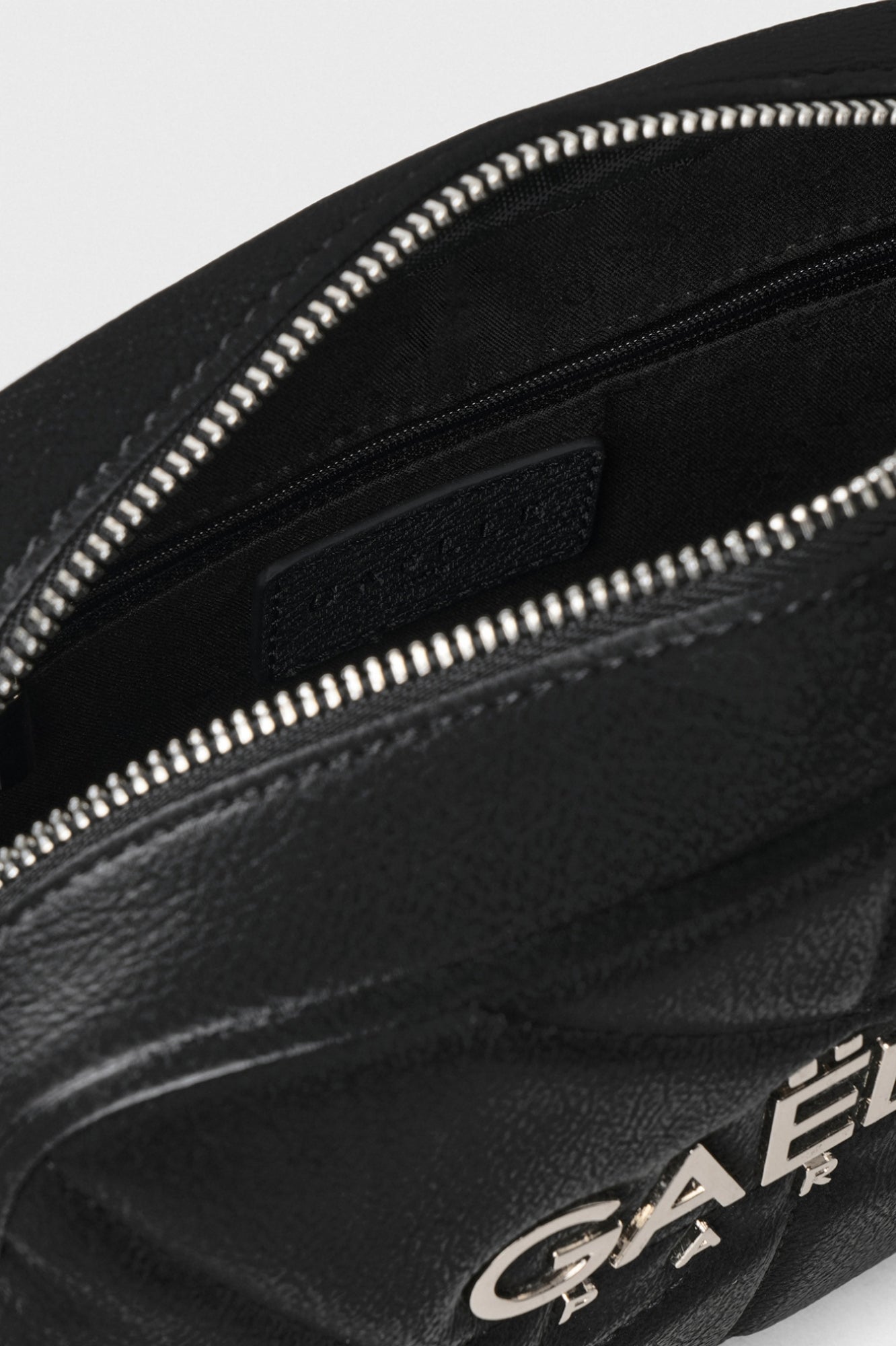 Gaëlle - regular camera bag metal logo