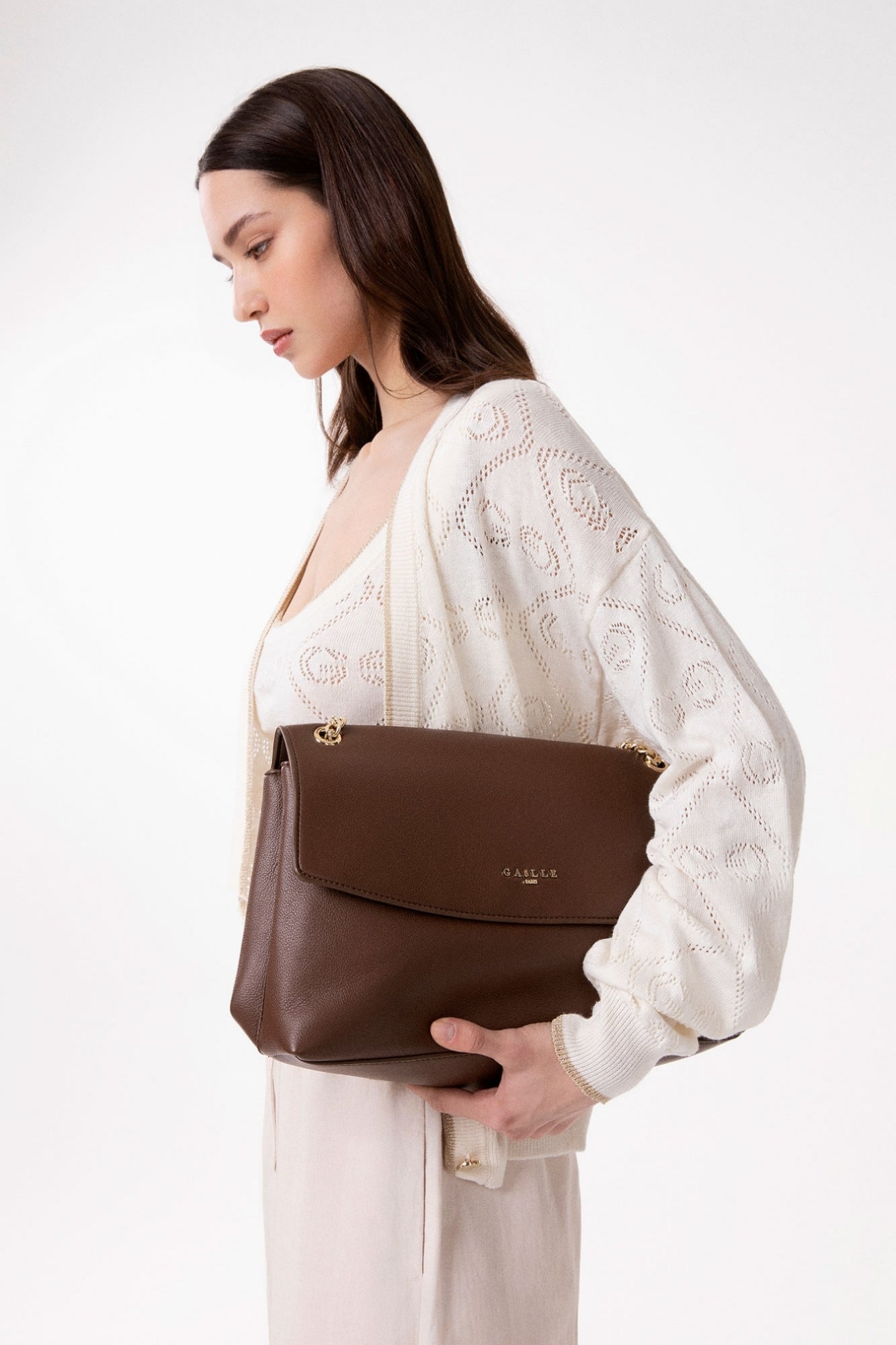 Gaelle- maxi shoulder strap essential