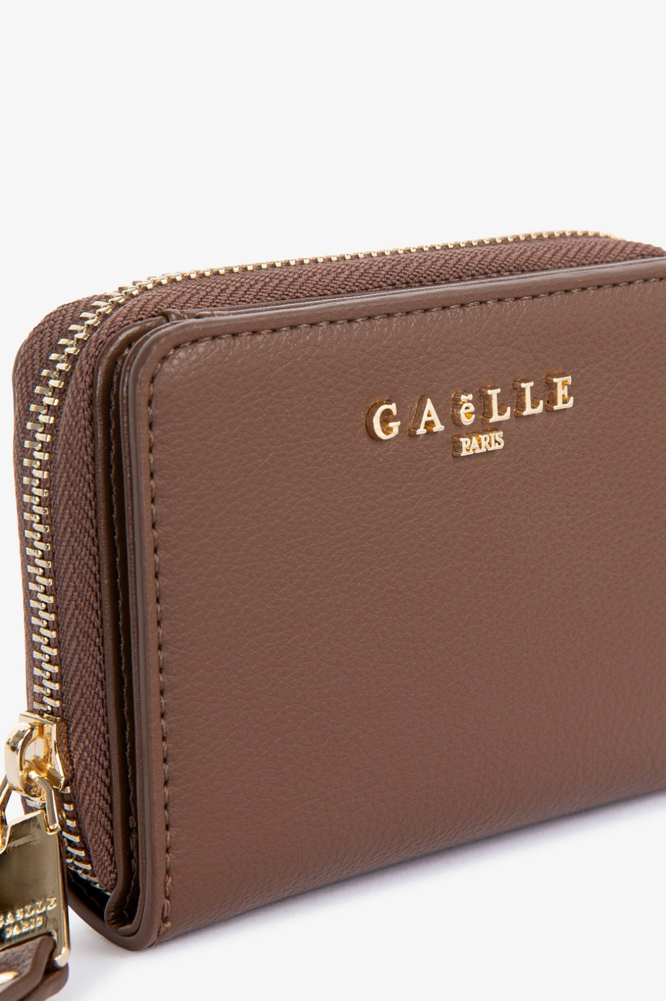 Gaelle-  Mini zip around essential