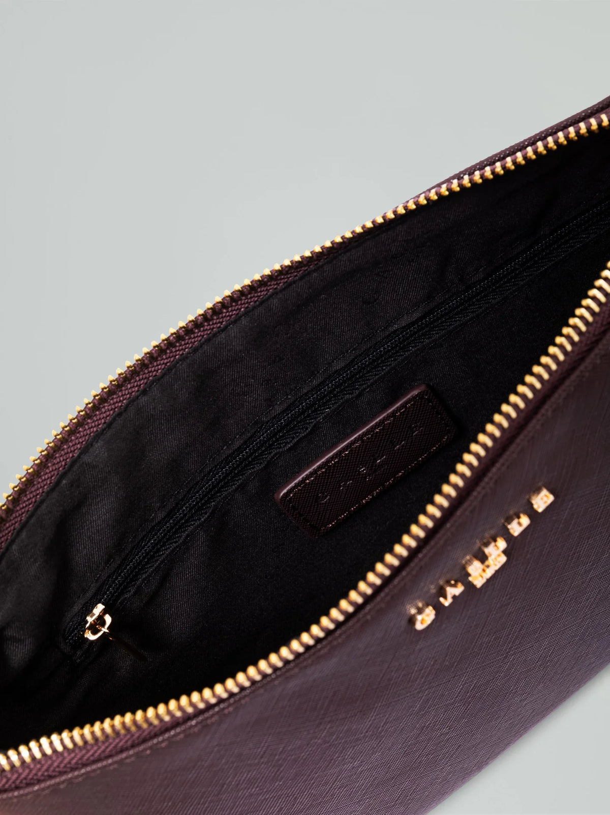Gaëlle -  Regular pochette essential saffiano