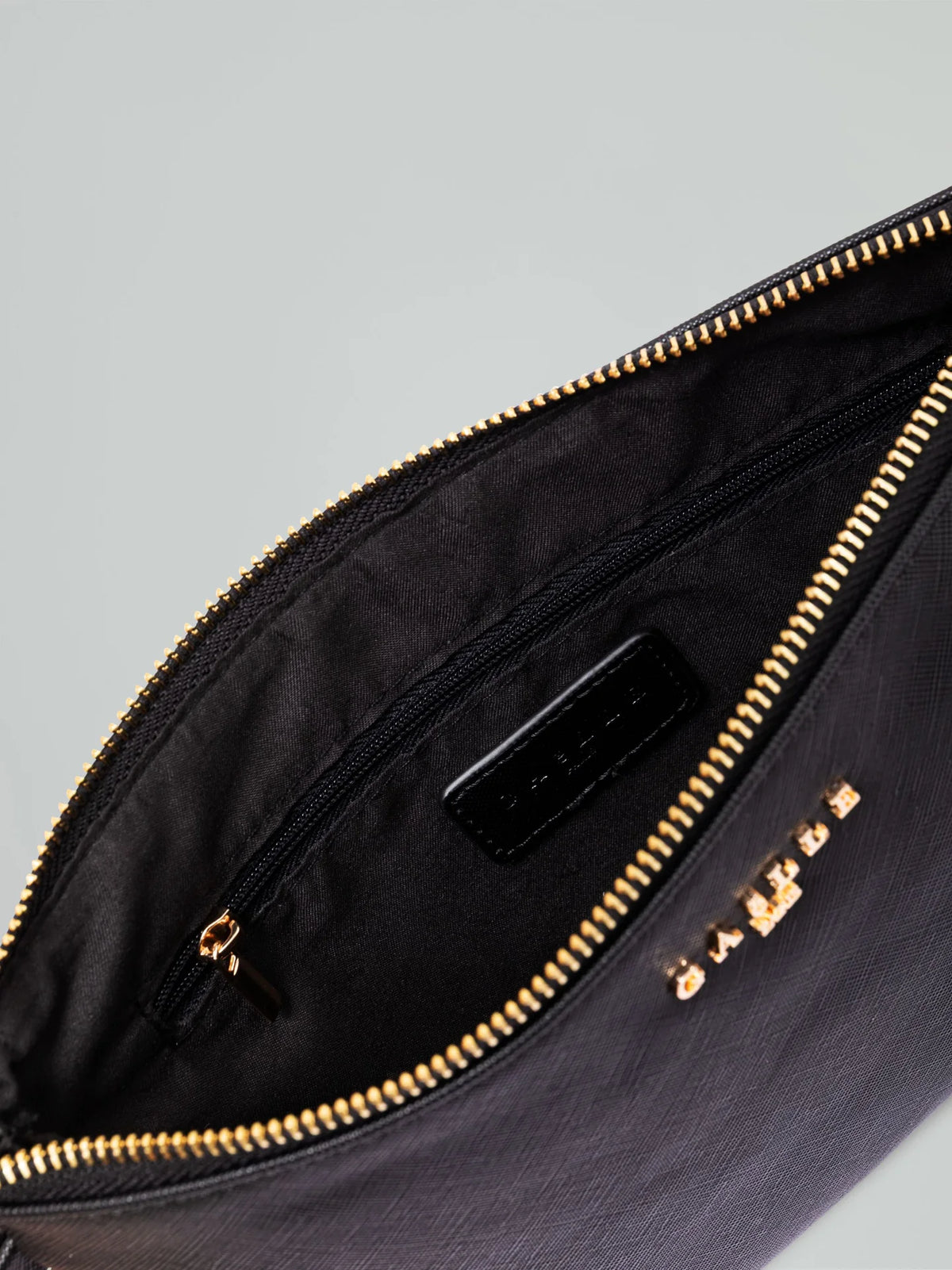 Gaëlle -  Regular pochette essential saffiano