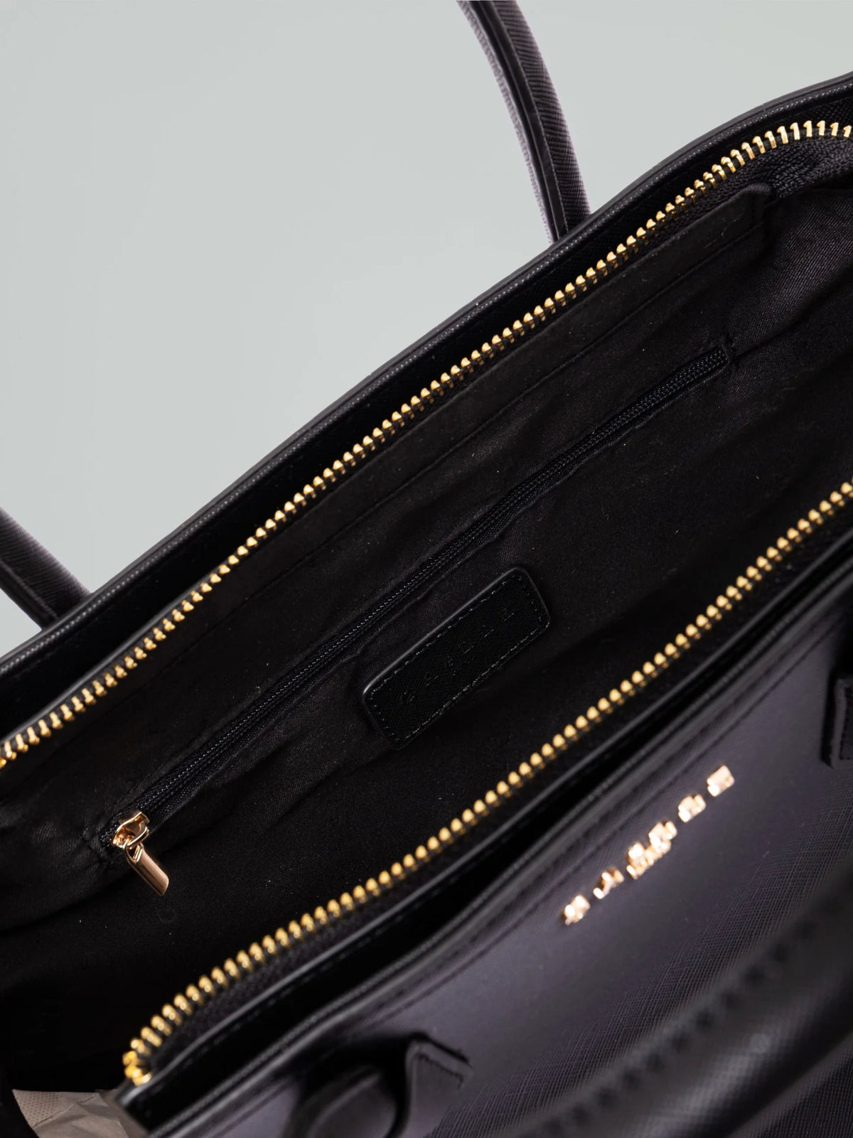 Gaëlle -  Regular tote bag essential saffiano