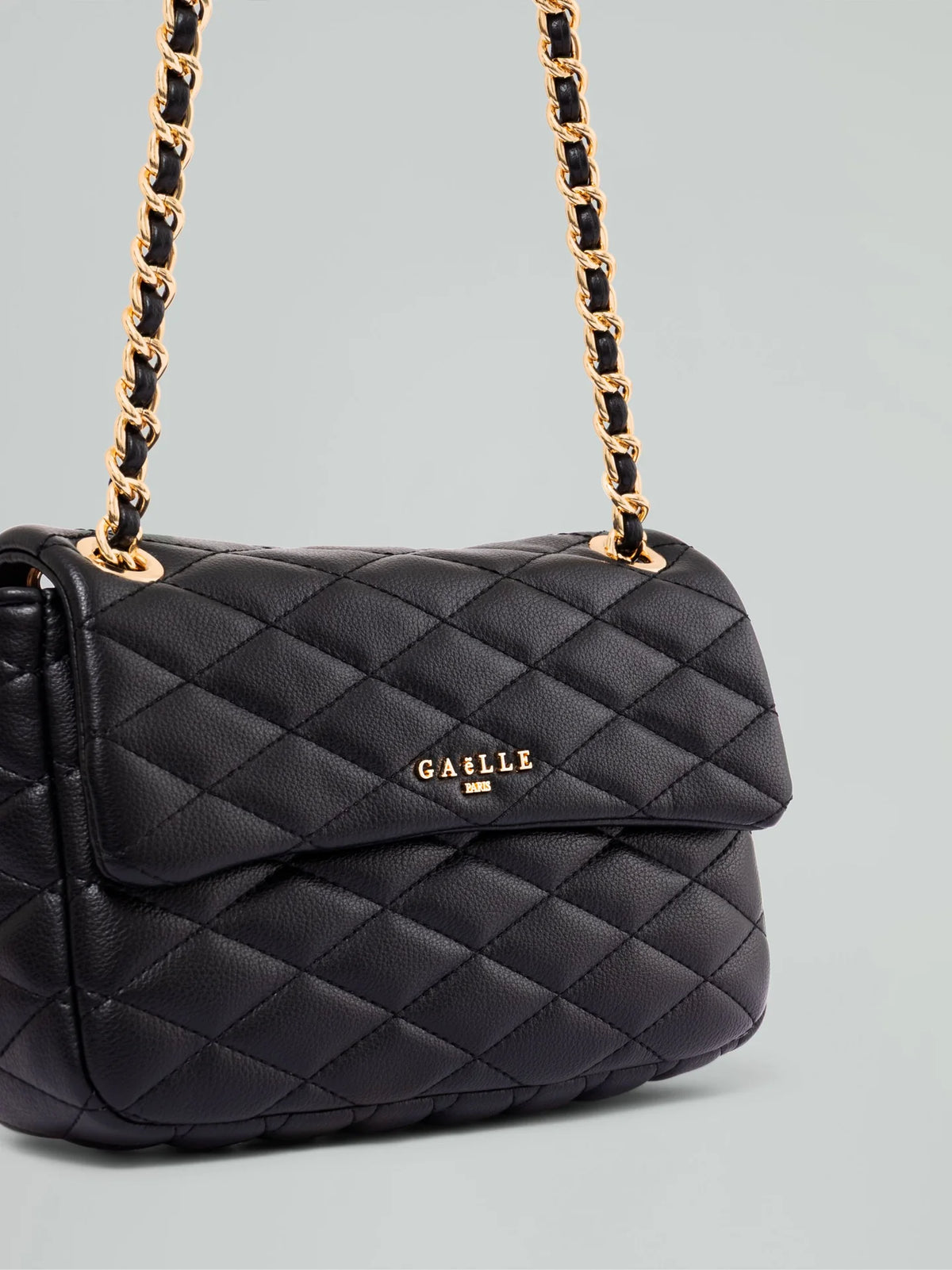 Gaëlle -  Regular shoulder strap essential matelassè