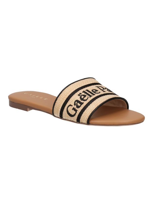 Gaelle- Sandalo flat in raffia con logo ricamato