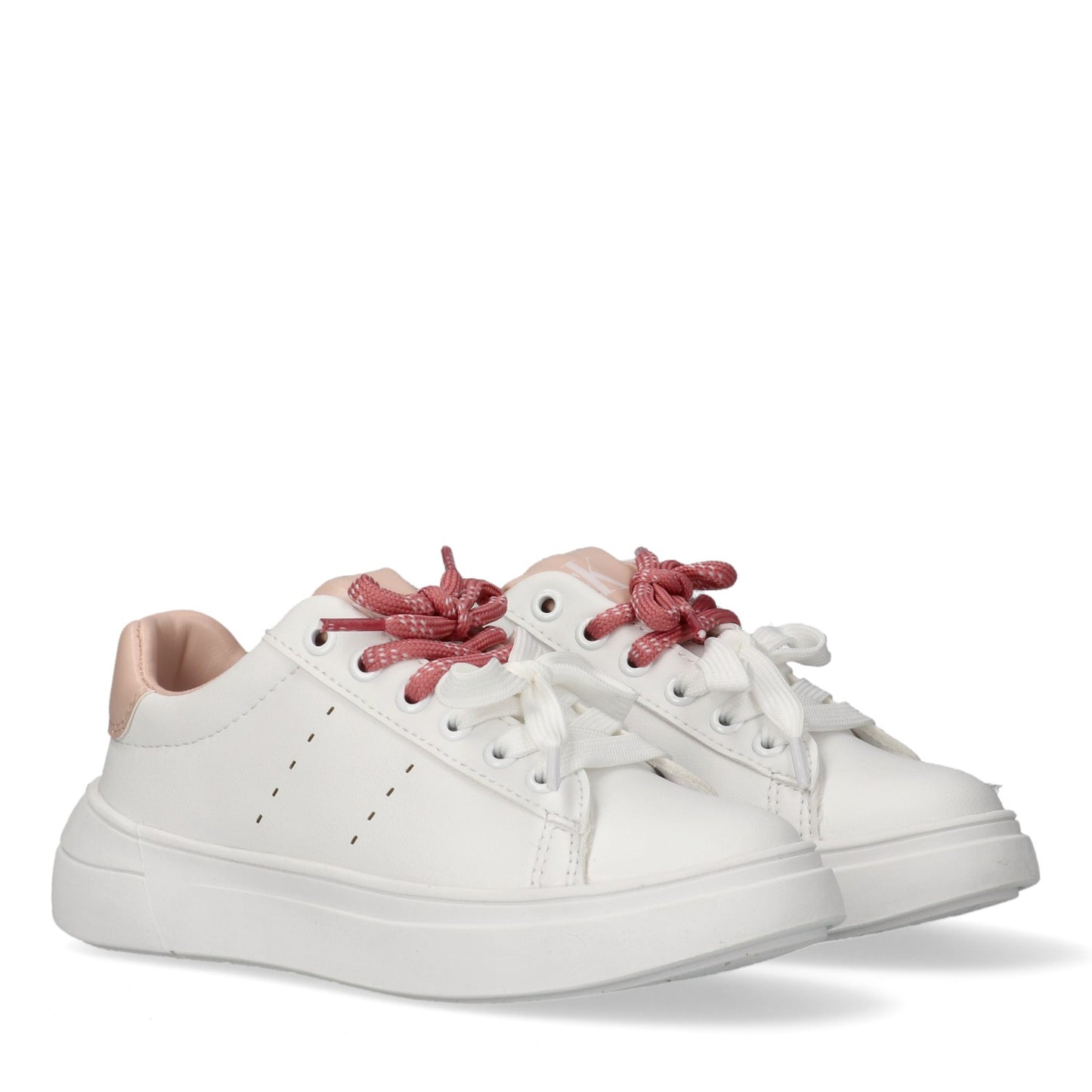 Calvin Klein- low cut lace up