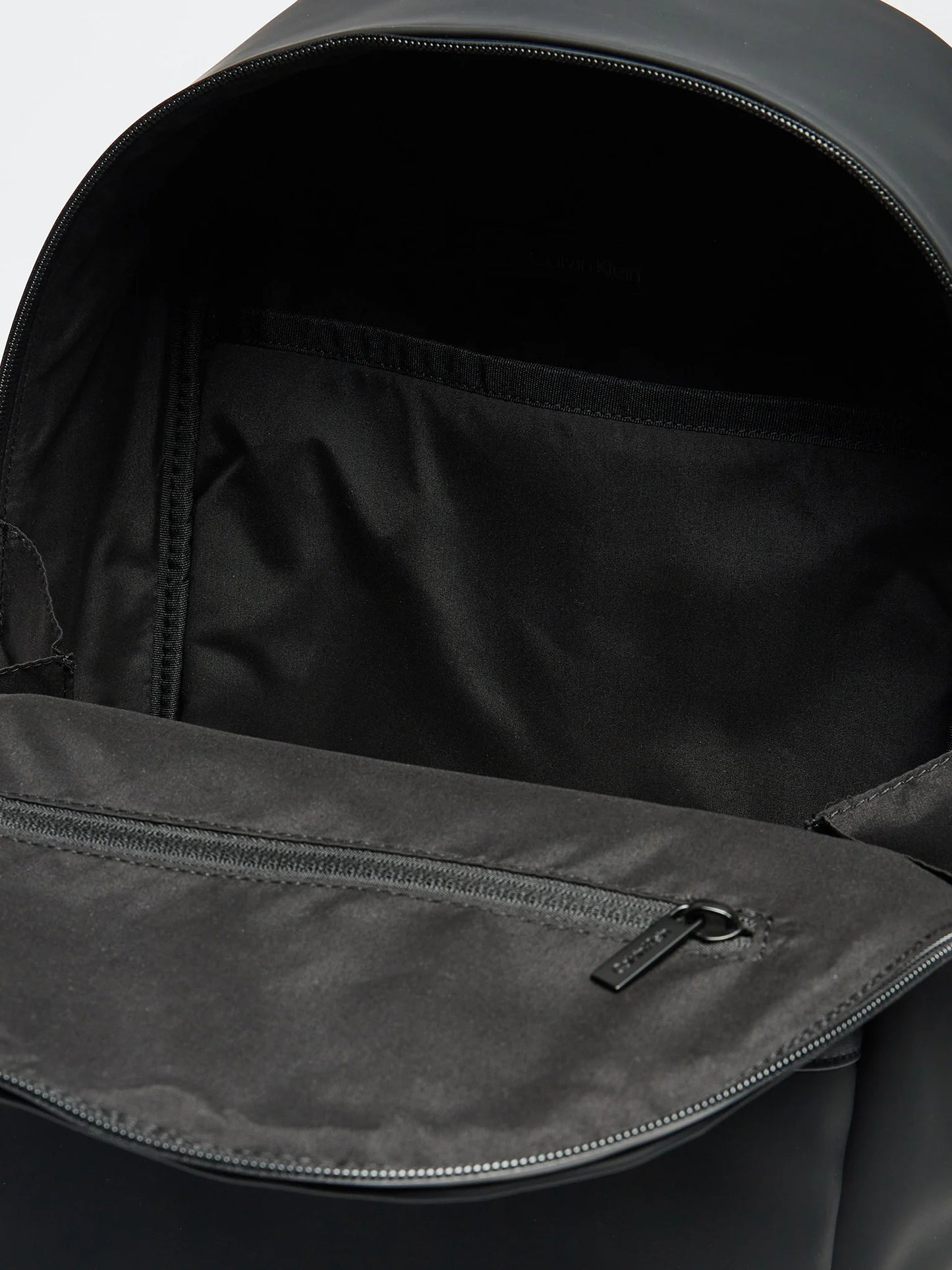 Calvin Klein - ck essential round bp rubber