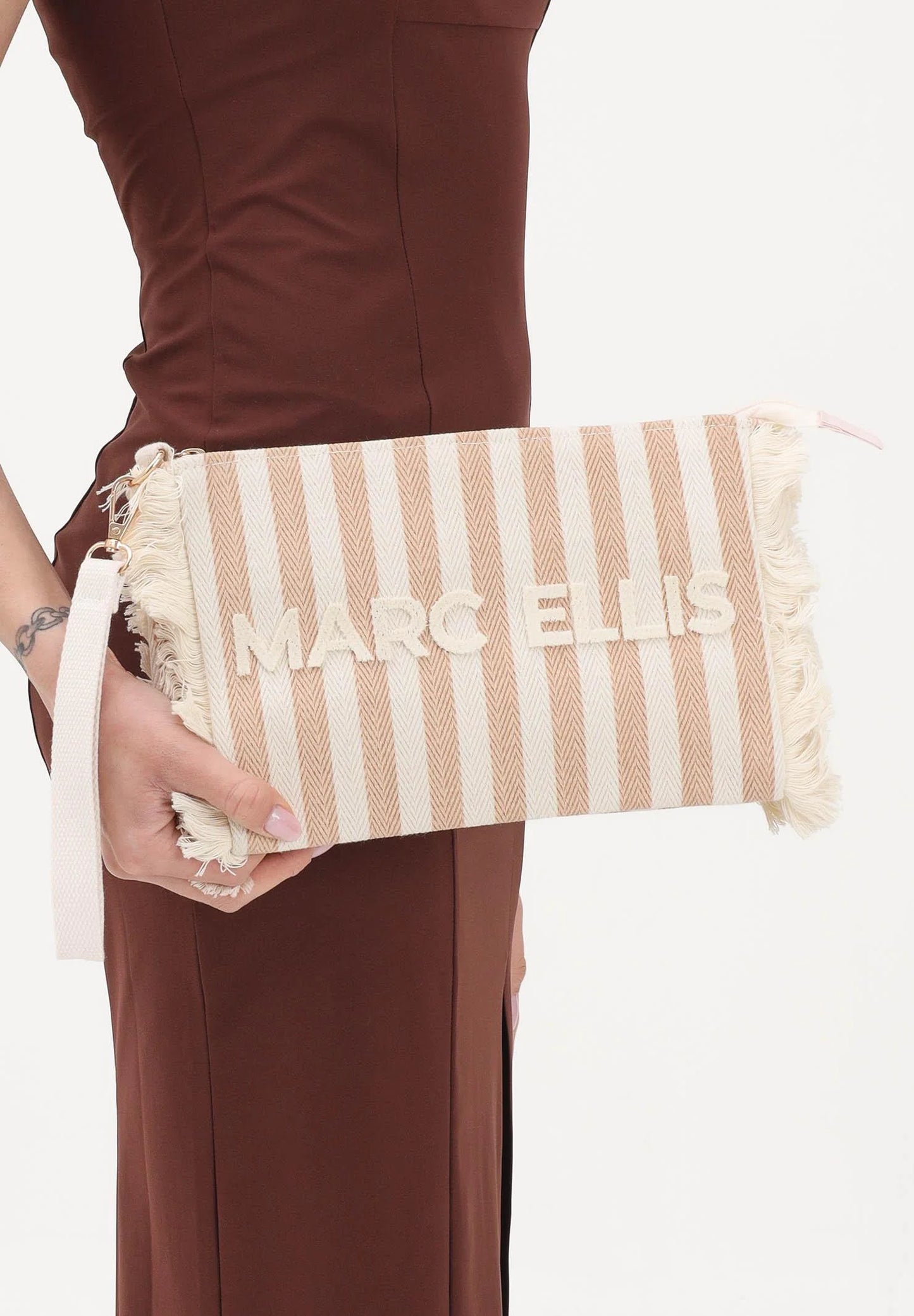 Marc Ellis- Buby S Joan C